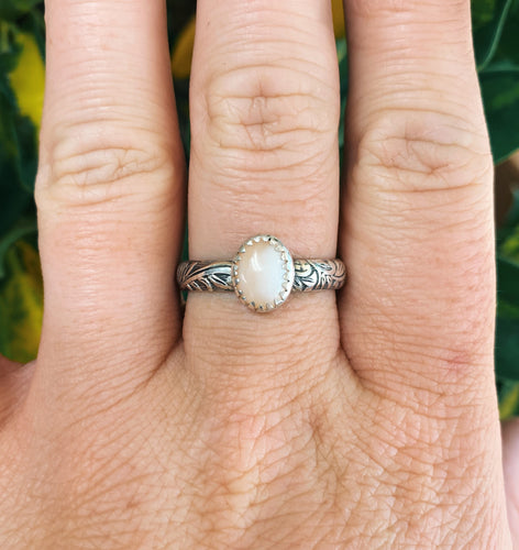 Mother of Pearl Ring - Size 11