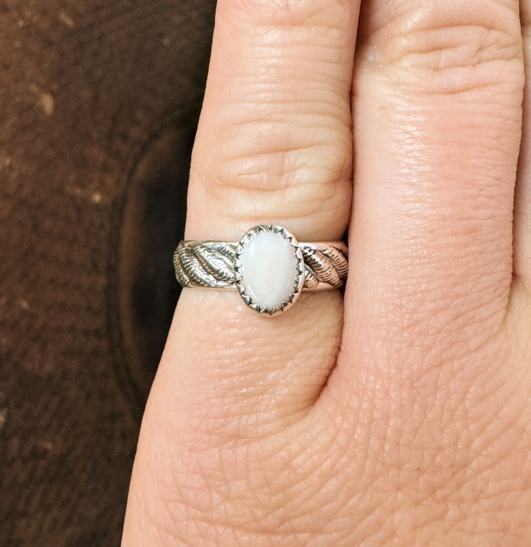 Mother of Pearl Ring - Size 7