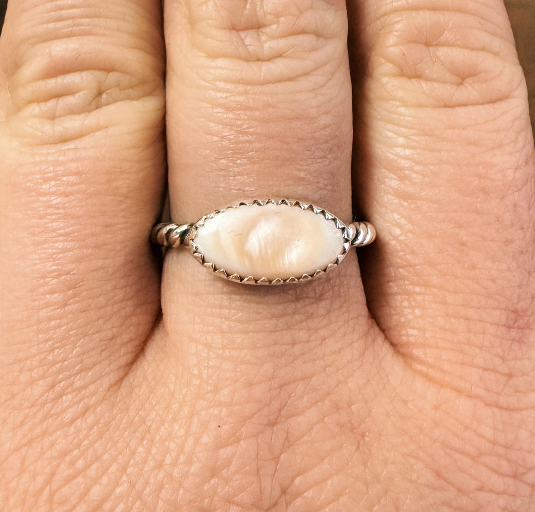 Mother Of Pearl Ring - Size 10